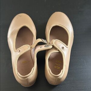 Classic girls tap shoes